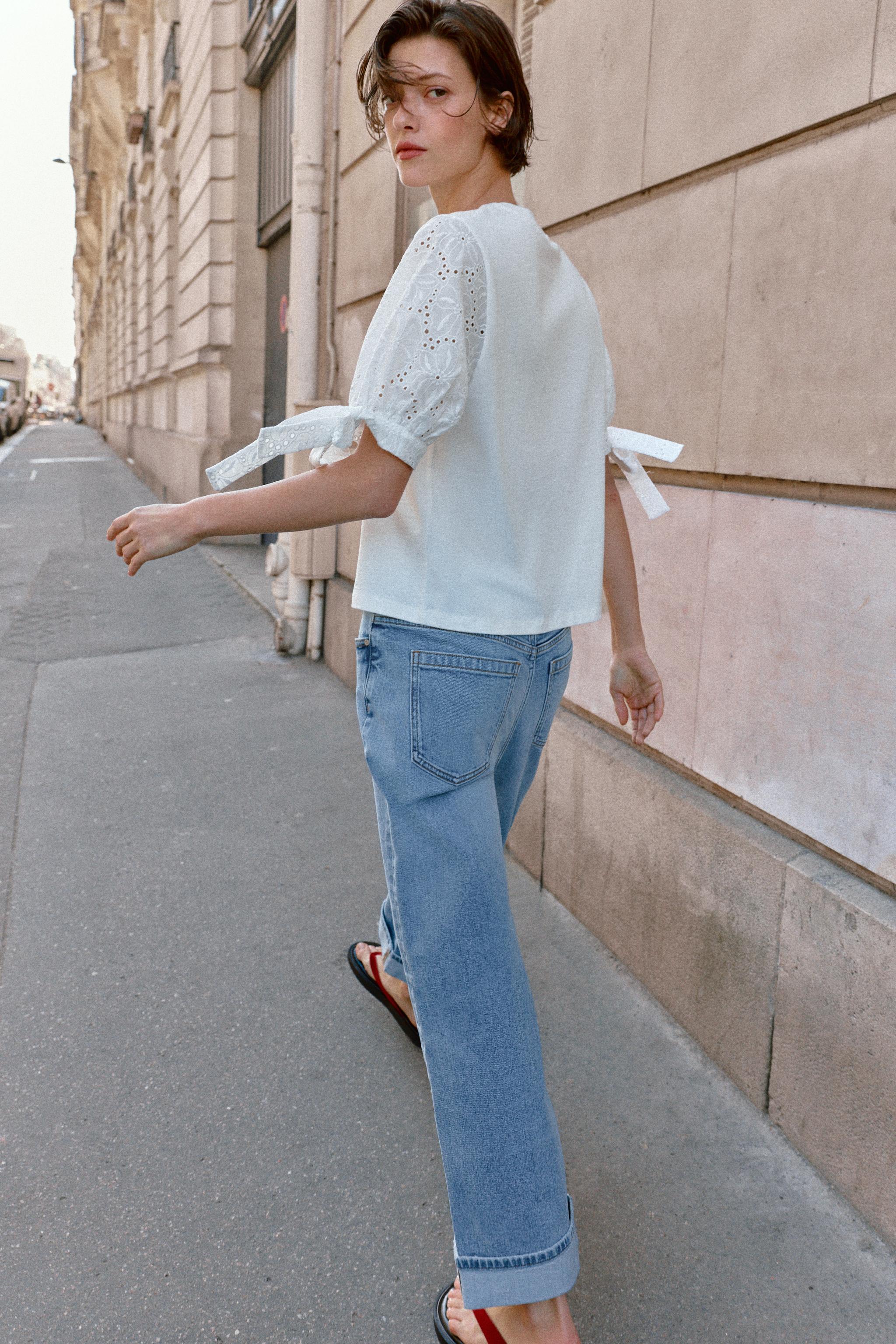 EMBROIDERED T-SHIRT
